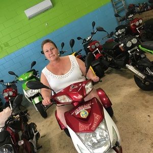 Meet your Posher, Angela